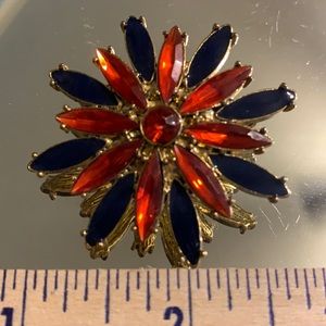 Vintage Rhinestone Brooch Gold tone